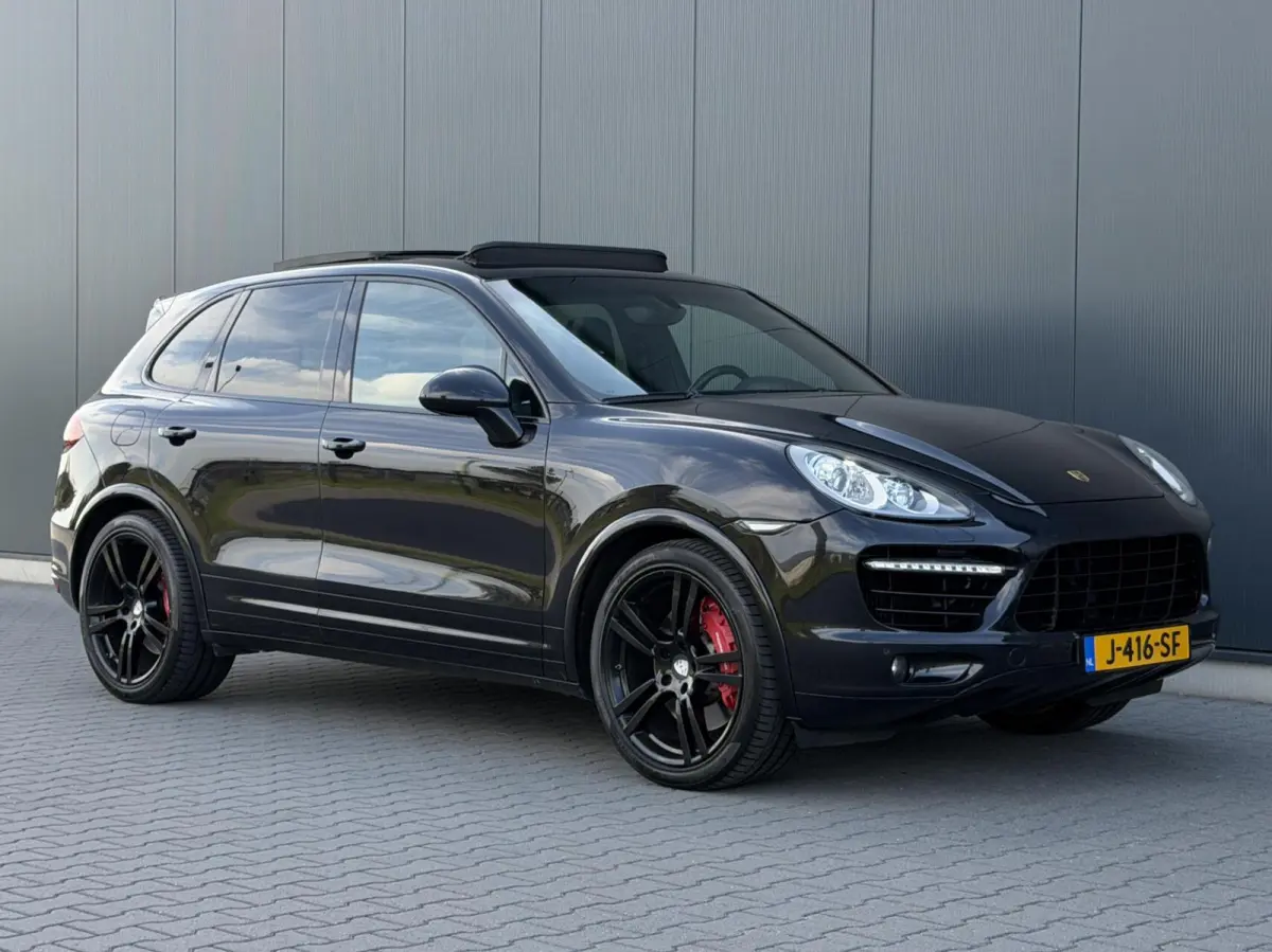 4.8 Turbo Pano - GTS Stoelen - Alcantara Hemel - Leder Dashboard