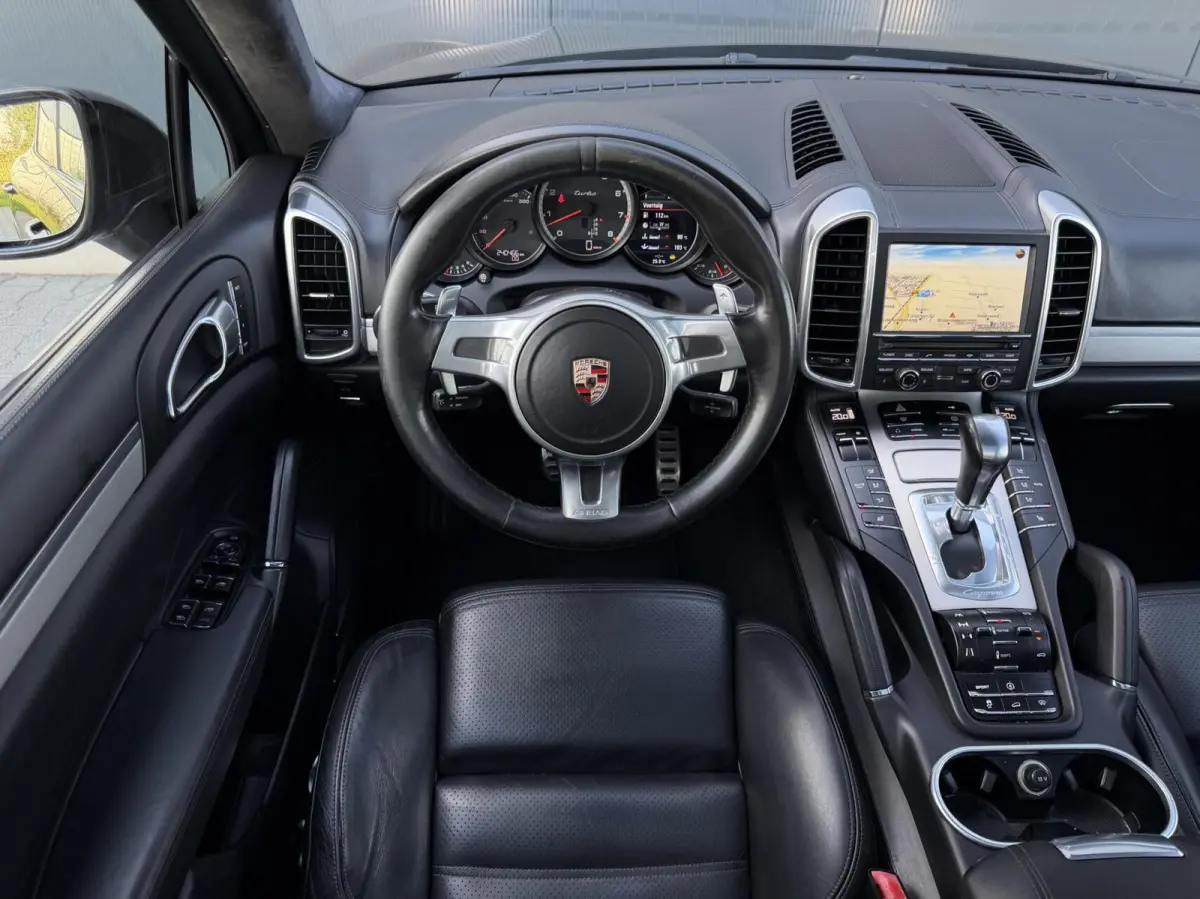 4.8 Turbo Pano - GTS Stoelen - Alcantara Hemel - Leder Dashboard