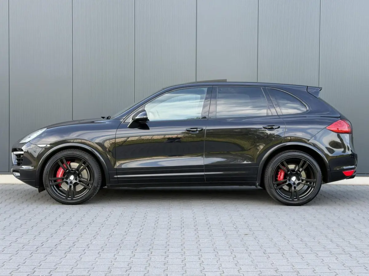4.8 Turbo Pano - GTS Stoelen - Alcantara Hemel - Leder Dashboard