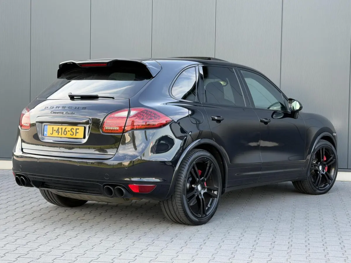 4.8 Turbo Pano - GTS Stoelen - Alcantara Hemel - Leder Dashboard