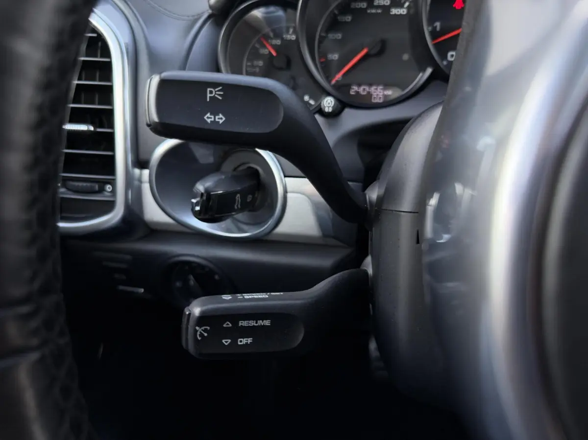 4.8 Turbo Pano - GTS Stoelen - Alcantara Hemel - Leder Dashboard