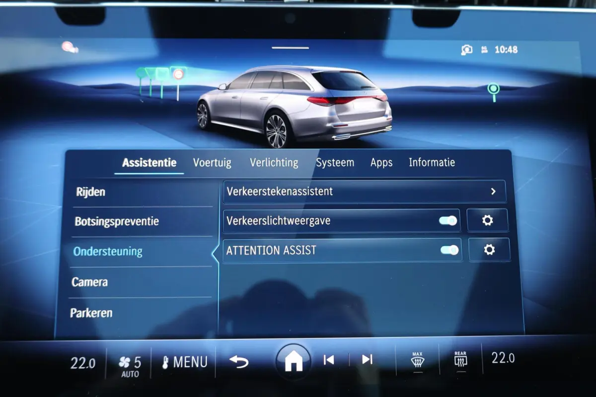 300 de 4MATIC AMG Line / Panoramadak / Memory Stoelen / Hyperscreen / Keyless-Go / Luchtvering / Nappa Leder