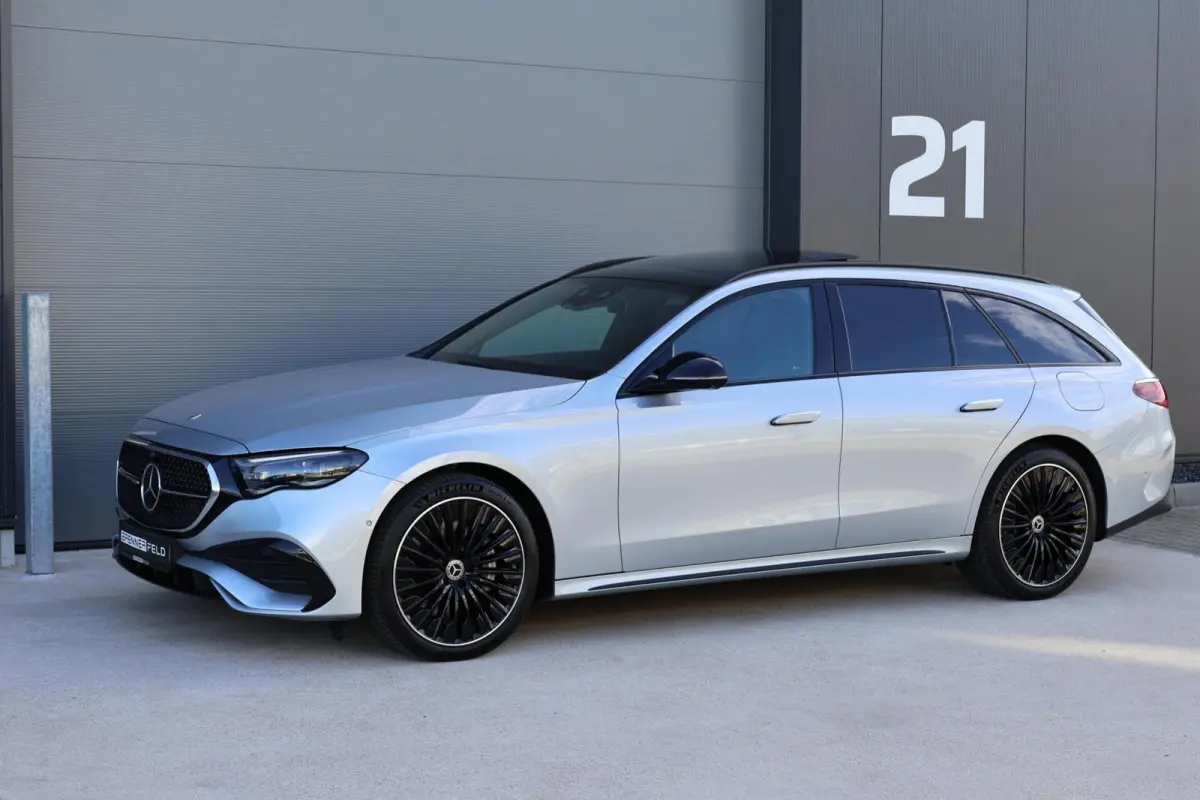 300 de 4MATIC AMG Line / Panoramadak / Memory Stoelen / Hyperscreen / Keyless-Go / Luchtvering / Nappa Leder