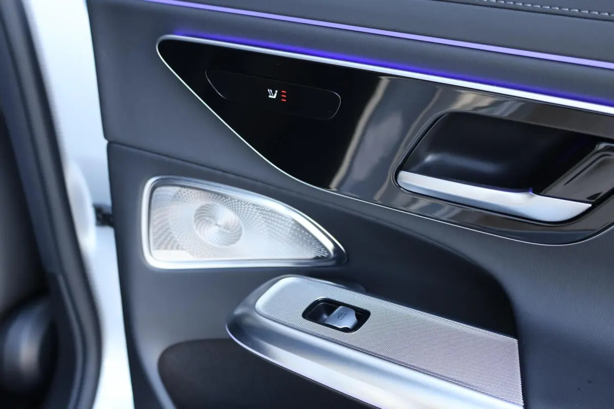 300 de 4MATIC AMG Line / Panoramadak / Memory Stoelen / Hyperscreen / Keyless-Go / Luchtvering / Nappa Leder