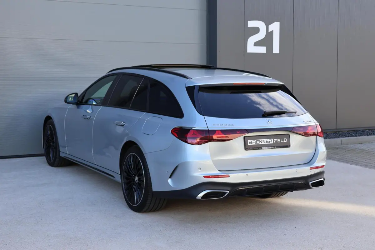 300 de 4MATIC AMG Line / Panoramadak / Memory Stoelen / Hyperscreen / Keyless-Go / Luchtvering / Nappa Leder