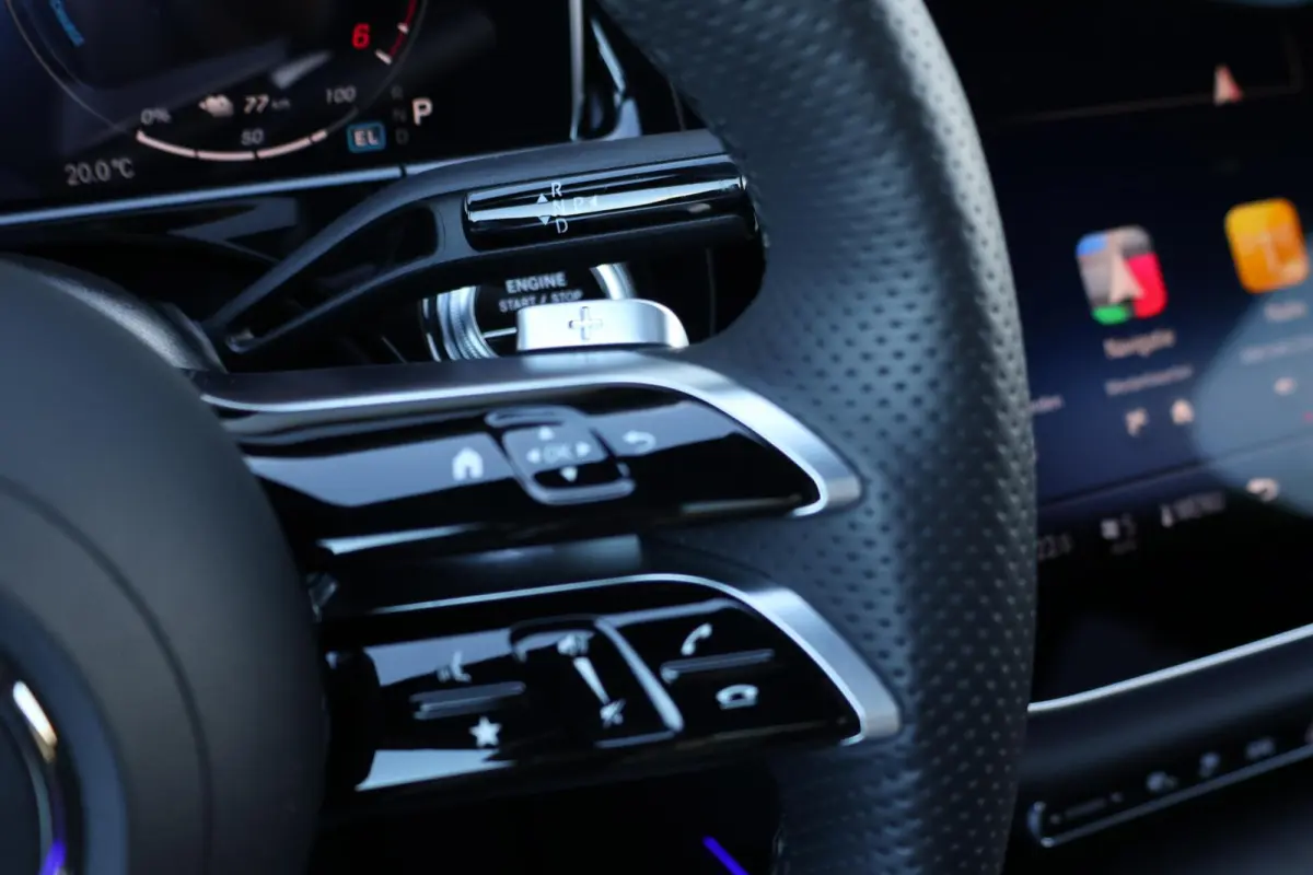 300 de 4MATIC AMG Line / Panoramadak / Memory Stoelen / Hyperscreen / Keyless-Go / Luchtvering / Nappa Leder