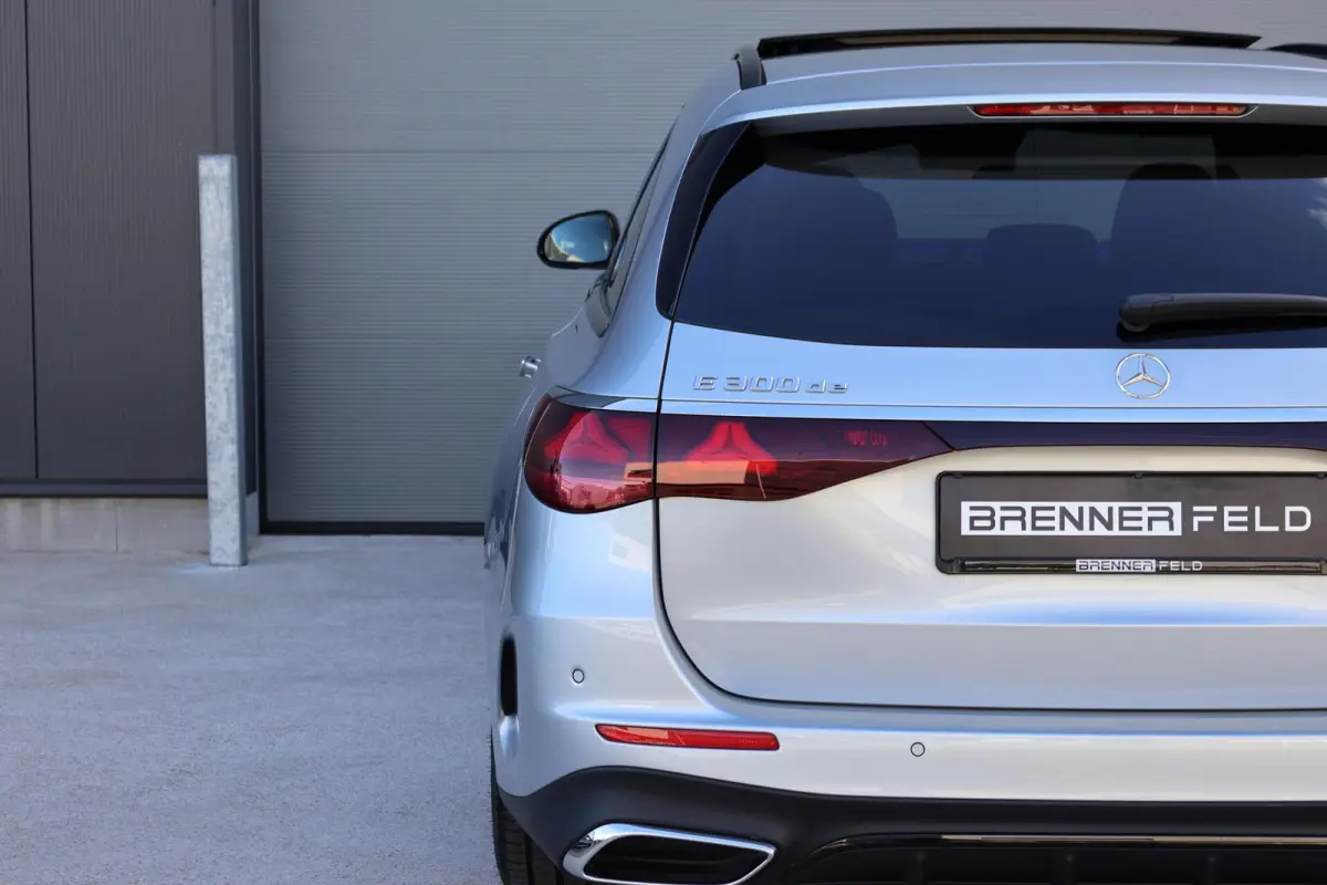 300 de 4MATIC AMG Line / Panoramadak / Memory Stoelen / Hyperscreen / Keyless-Go / Luchtvering / Nappa Leder