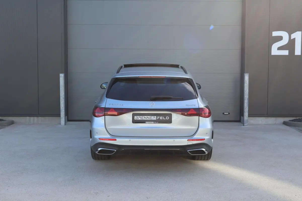 300 de 4MATIC AMG Line / Panoramadak / Memory Stoelen / Hyperscreen / Keyless-Go / Luchtvering / Nappa Leder