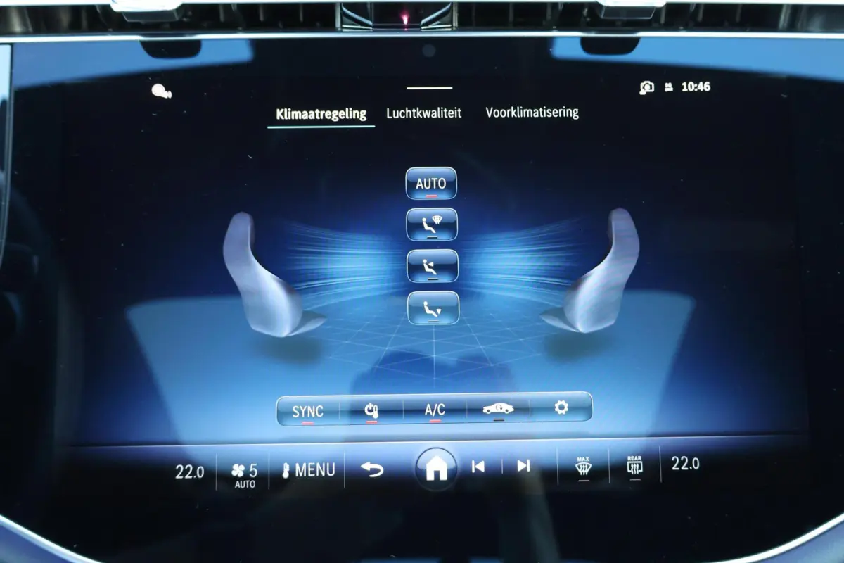 300 de 4MATIC AMG Line / Panoramadak / Memory Stoelen / Hyperscreen / Keyless-Go / Luchtvering / Nappa Leder