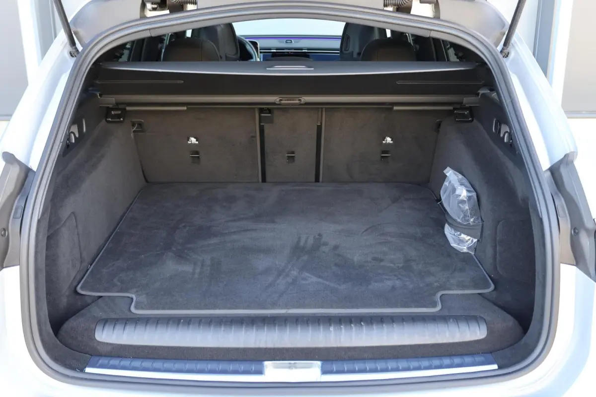 300 de 4MATIC AMG Line / Panoramadak / Memory Stoelen / Hyperscreen / Keyless-Go / Luchtvering / Nappa Leder