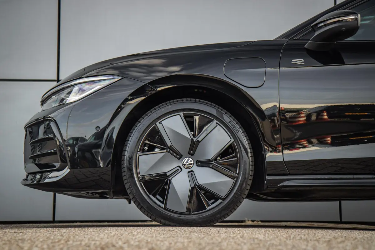 1.5 eHybrid 272pk R-Line Edition | Panoramadak | Trekhaak Uitklapbaar | Rondomzicht Camera