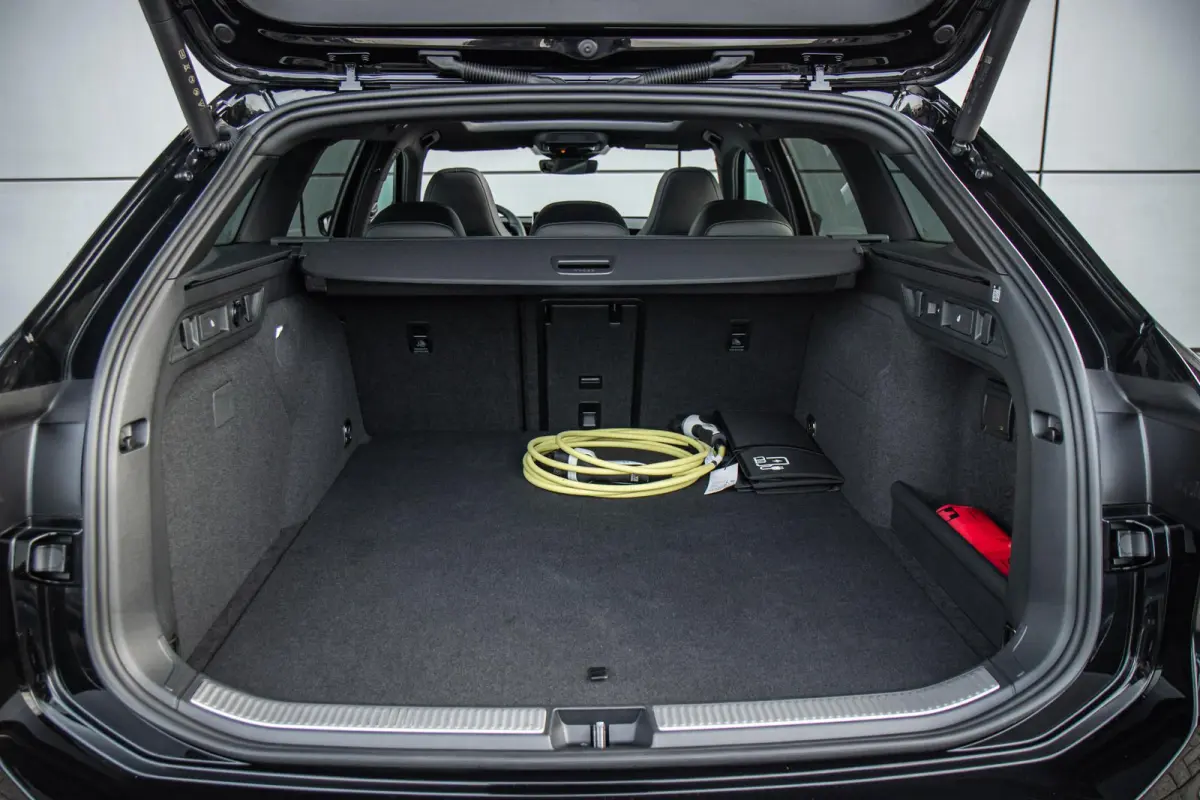 1.5 eHybrid 272pk R-Line Edition | Panoramadak | Trekhaak Uitklapbaar | Rondomzicht Camera