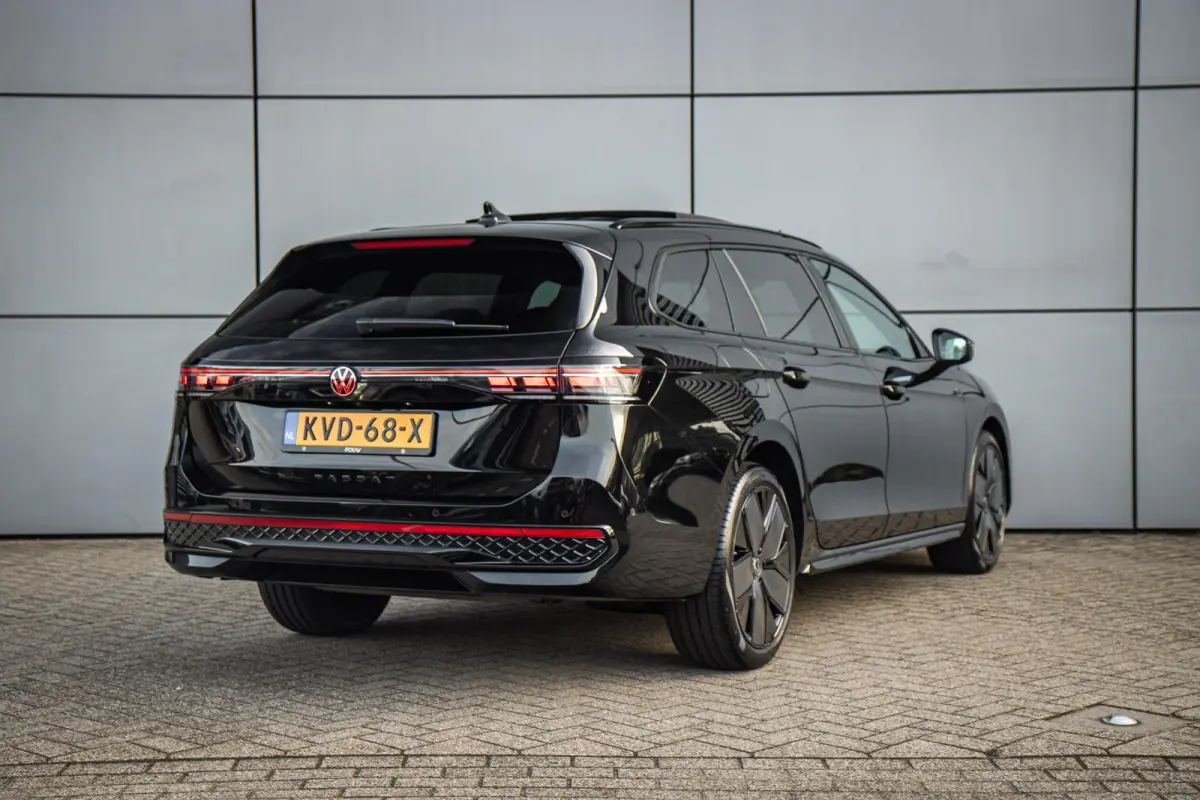 1.5 eHybrid 272pk R-Line Edition | Panoramadak | Trekhaak Uitklapbaar | Rondomzicht Camera