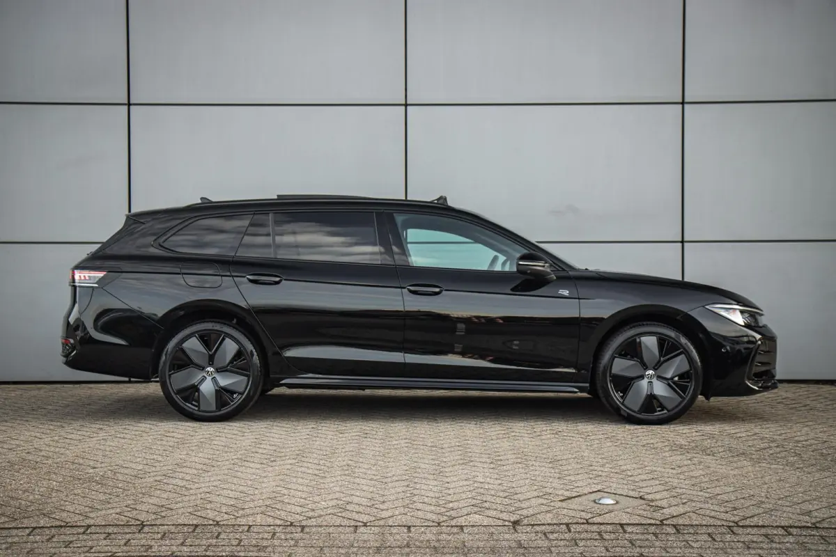 1.5 eHybrid 272pk R-Line Edition | Panoramadak | Trekhaak Uitklapbaar | Rondomzicht Camera
