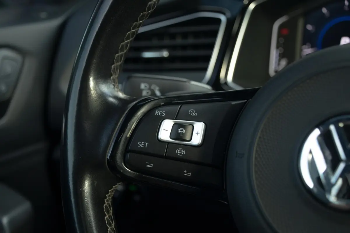 2.0 TSI 4Motion R|Akrapovic|DAB|Pano|ACC