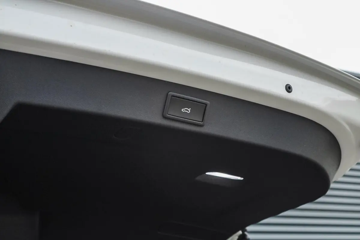 1.5 TSI 204pk PHEV Sportline Business | Trekhaak | Adaptief Onderstel | Head-up | Achterbank Verwarmd