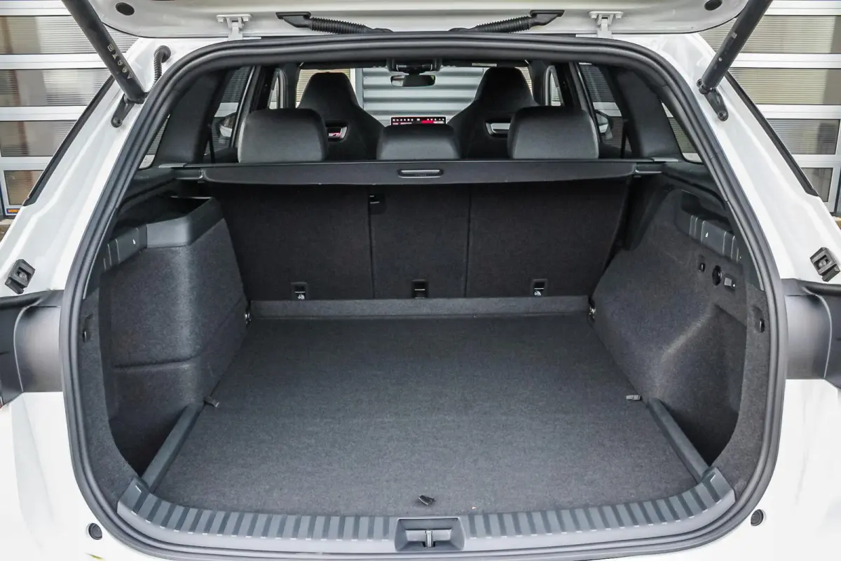 1.5 TSI 204pk PHEV Sportline Business | Trekhaak | Adaptief Onderstel | Head-up | Achterbank Verwarmd