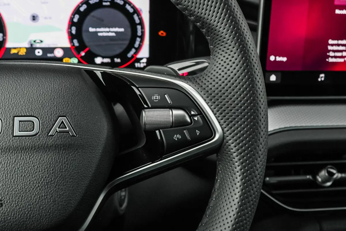 1.5 TSI 204pk PHEV Sportline Business | Trekhaak | Adaptief Onderstel | Head-up | Achterbank Verwarmd