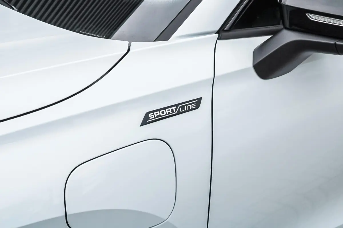1.5 TSI 204pk PHEV Sportline Business | Trekhaak | Adaptief Onderstel | Head-up | Achterbank Verwarmd