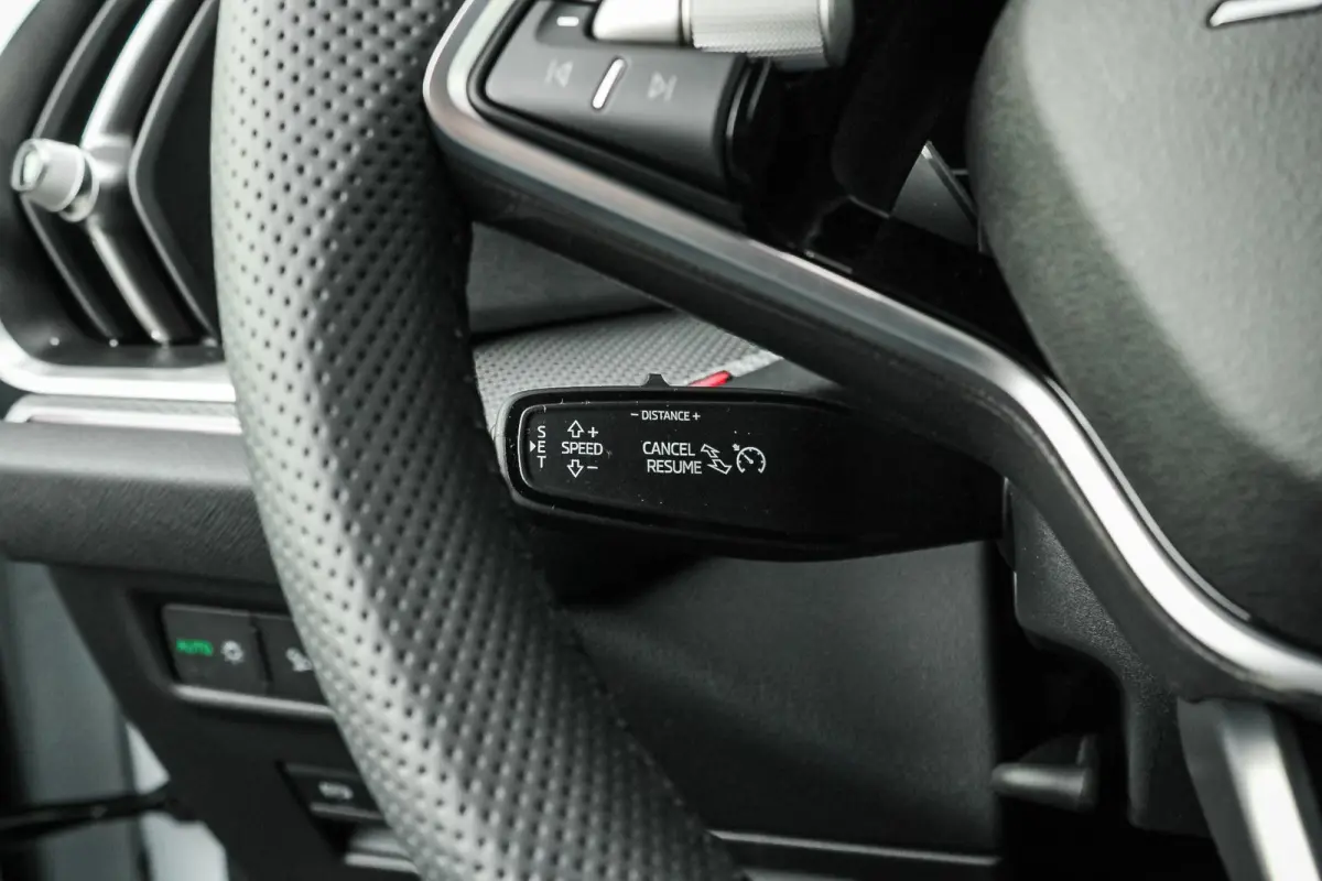 1.5 TSI 204pk PHEV Sportline Business | Trekhaak | Adaptief Onderstel | Head-up | Achterbank Verwarmd
