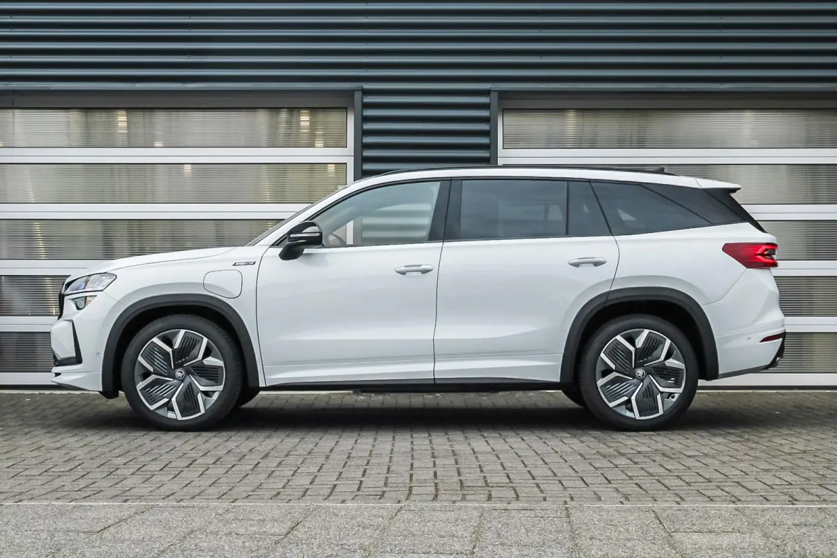 1.5 TSI 204pk PHEV Sportline Business | Trekhaak | Adaptief Onderstel | Head-up | Achterbank Verwarmd