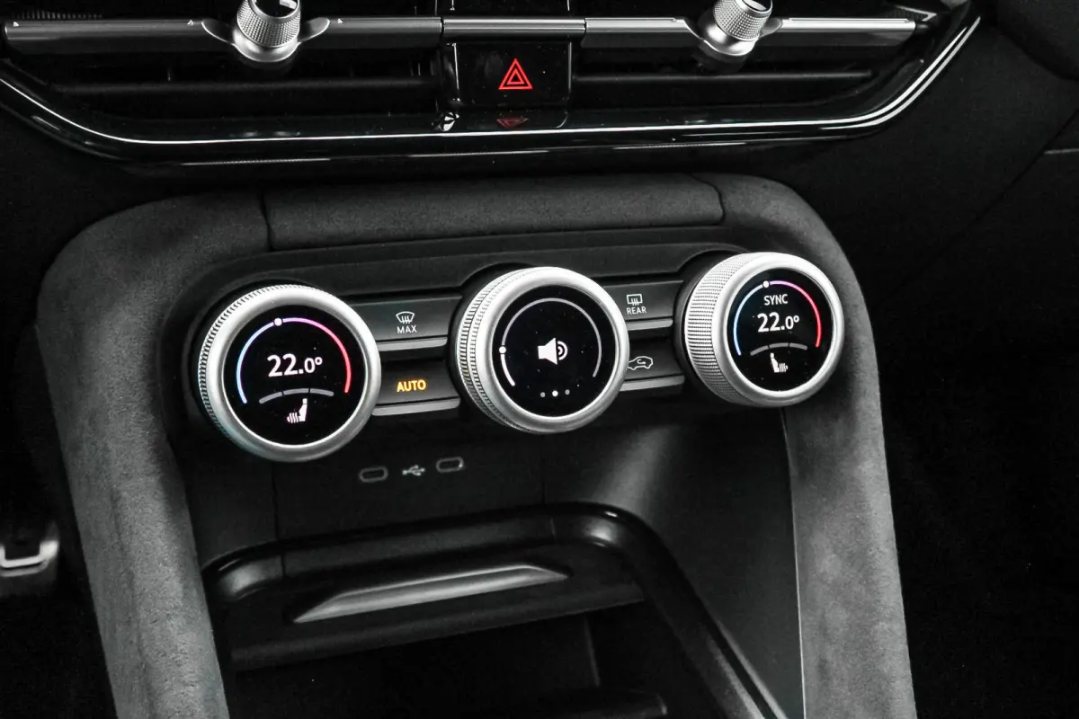 1.5 TSI 204pk PHEV Sportline Business | Trekhaak | Adaptief Onderstel | Head-up | Achterbank Verwarmd