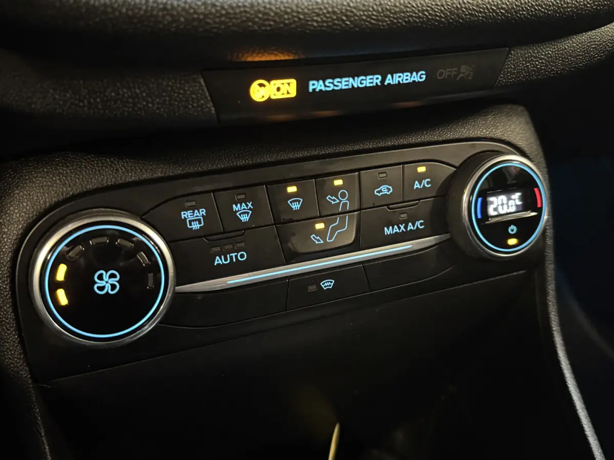 1.0 EcoBoost 101 PK TITANIUM 1e eigenaar NAVI/LED/CRUISE