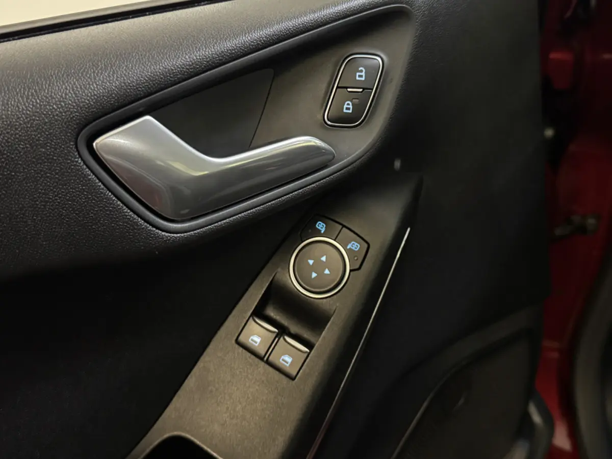 1.0 EcoBoost 101 PK TITANIUM 1e eigenaar NAVI/LED/CRUISE