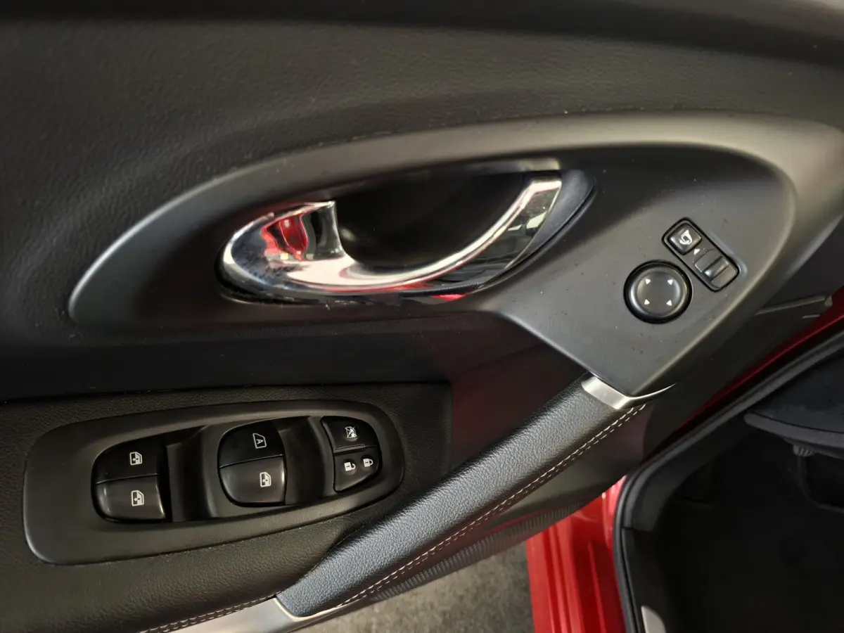 1.5 dCi Intens Trekhaak Navigatie Leder Euro 6