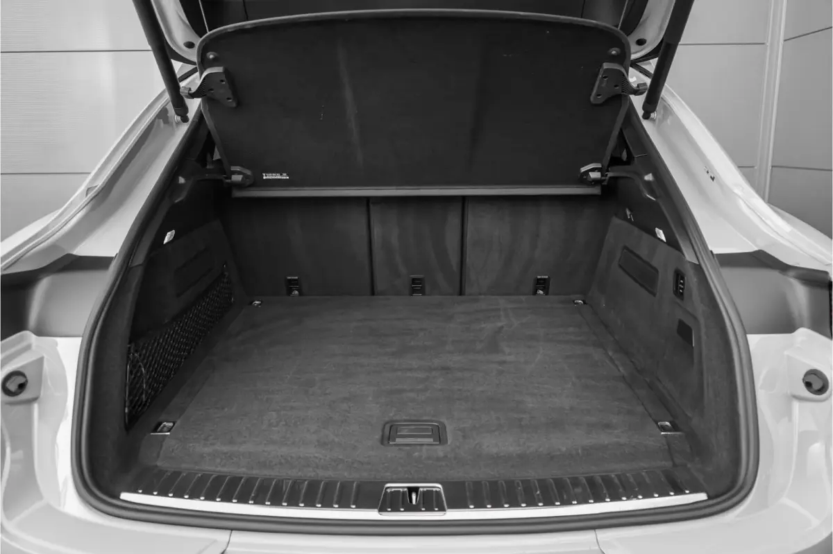 3.0 E-Hybrid Sport Design Pano ACC Stoelventilatie 18-wegs Bose 22"
