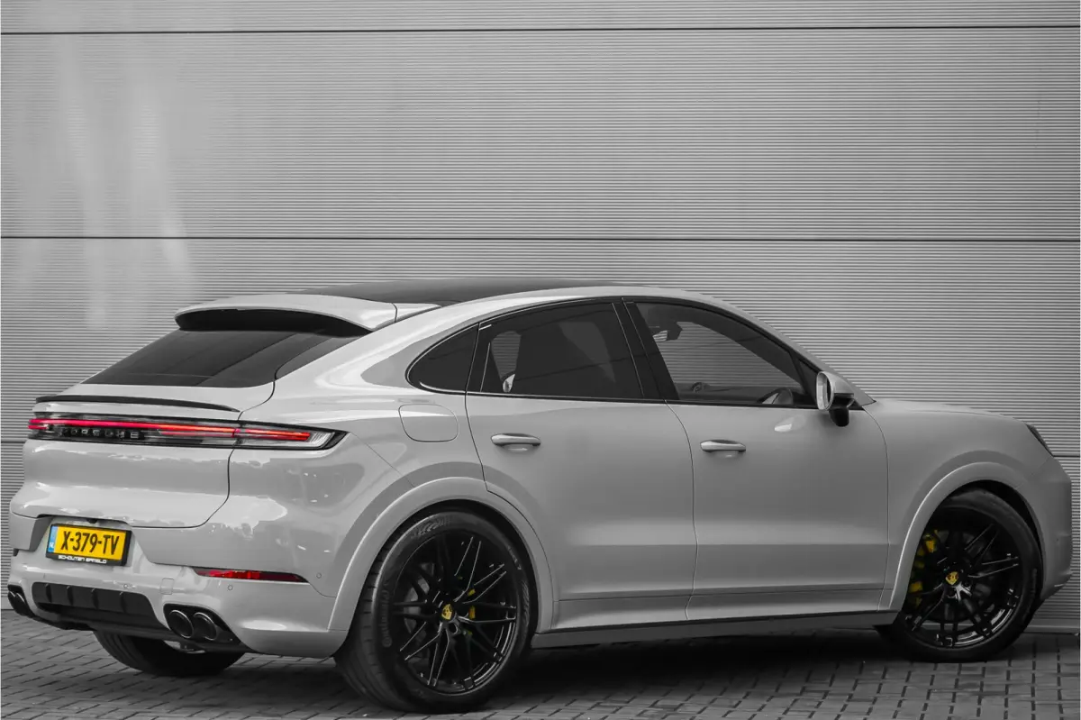 3.0 E-Hybrid Sport Design Pano ACC Stoelventilatie 18-wegs Bose 22"