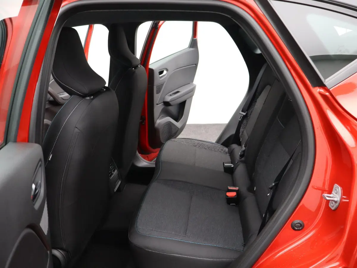 evolution full hybrid E-Tech 160 | pack navigation & comfort |
