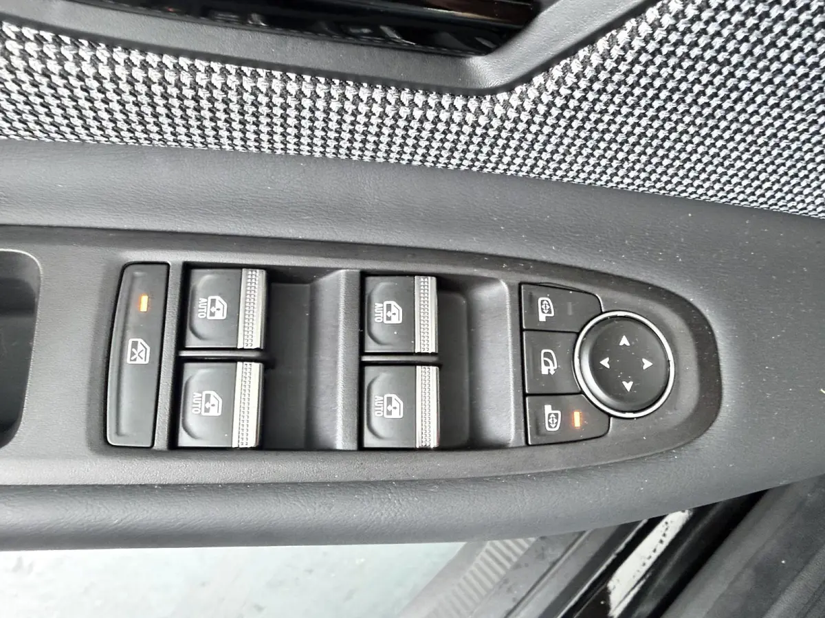 Iconic "plein sud" 150 Pk comfort range | pack advanced driving assist | Harman Kardon |