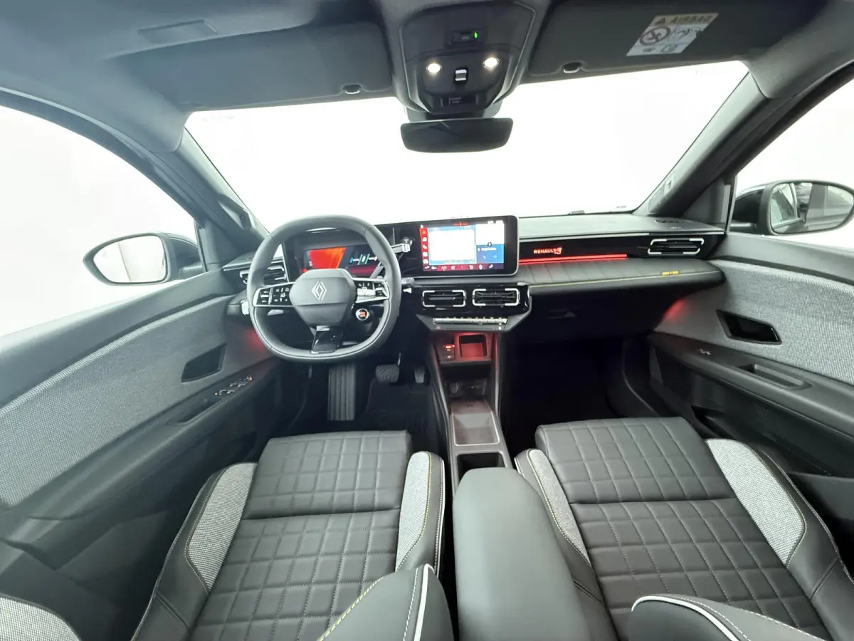 Iconic "plein sud" 150 Pk comfort range | pack advanced driving assist | Harman Kardon |