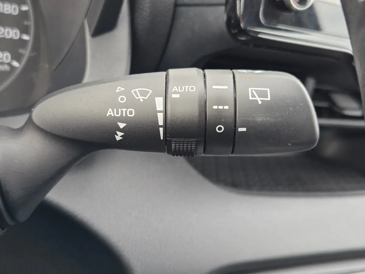1.5 Hybrid Active DAB / Airco (automatisch) / Hill hold