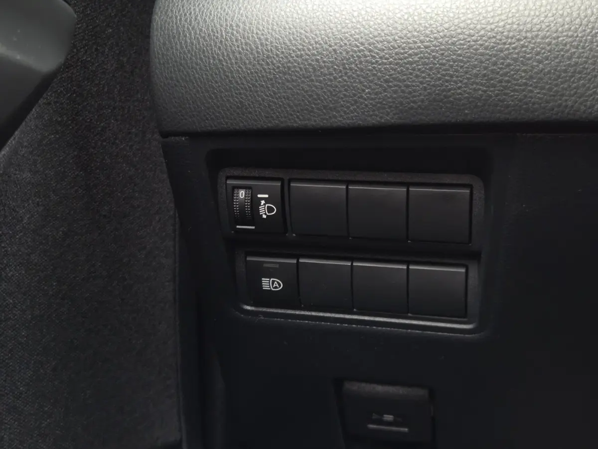 1.5 Hybrid Active DAB / Airco (automatisch) / Hill hold