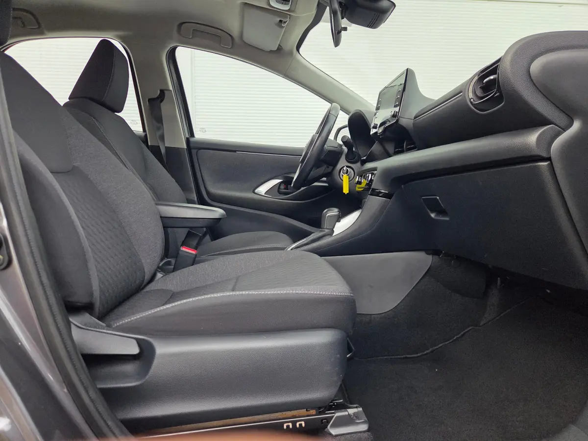 1.5 Hybrid Active DAB / Airco (automatisch) / Hill hold