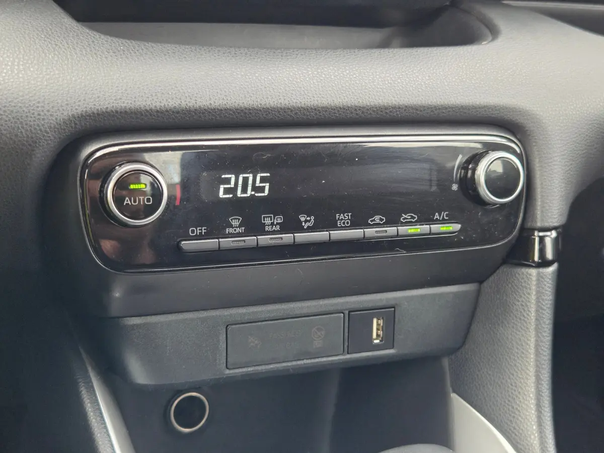 1.5 Hybrid Active DAB / Airco (automatisch) / Hill hold