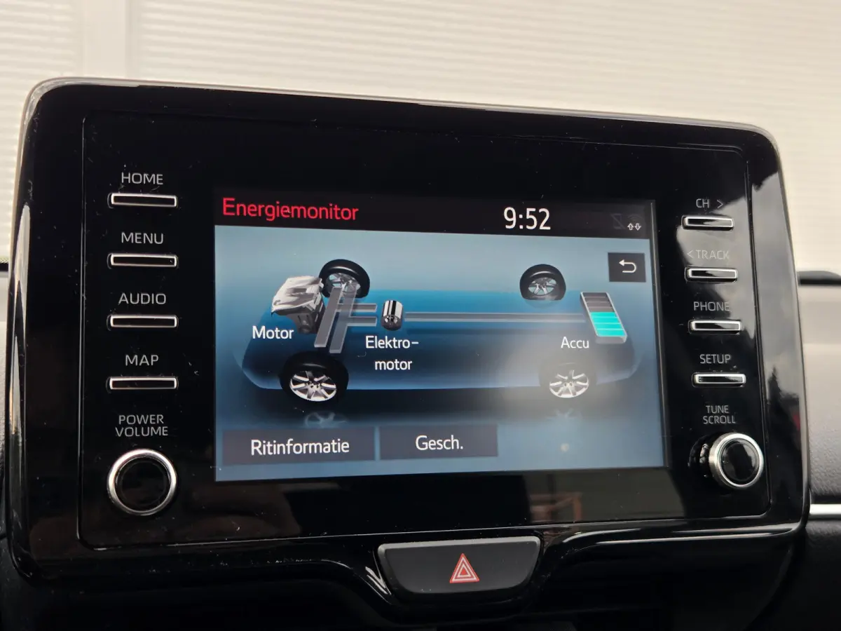 1.5 Hybrid Active DAB / Airco (automatisch) / Hill hold