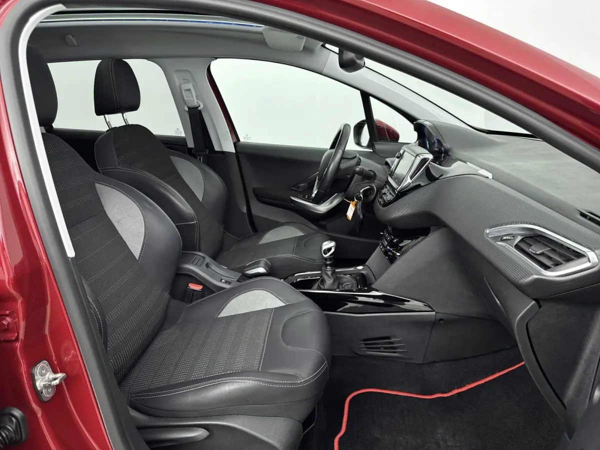1.2 130pk Allure | Camera | Panoramadak | Navigatie | Climate Control | Cruise Control |