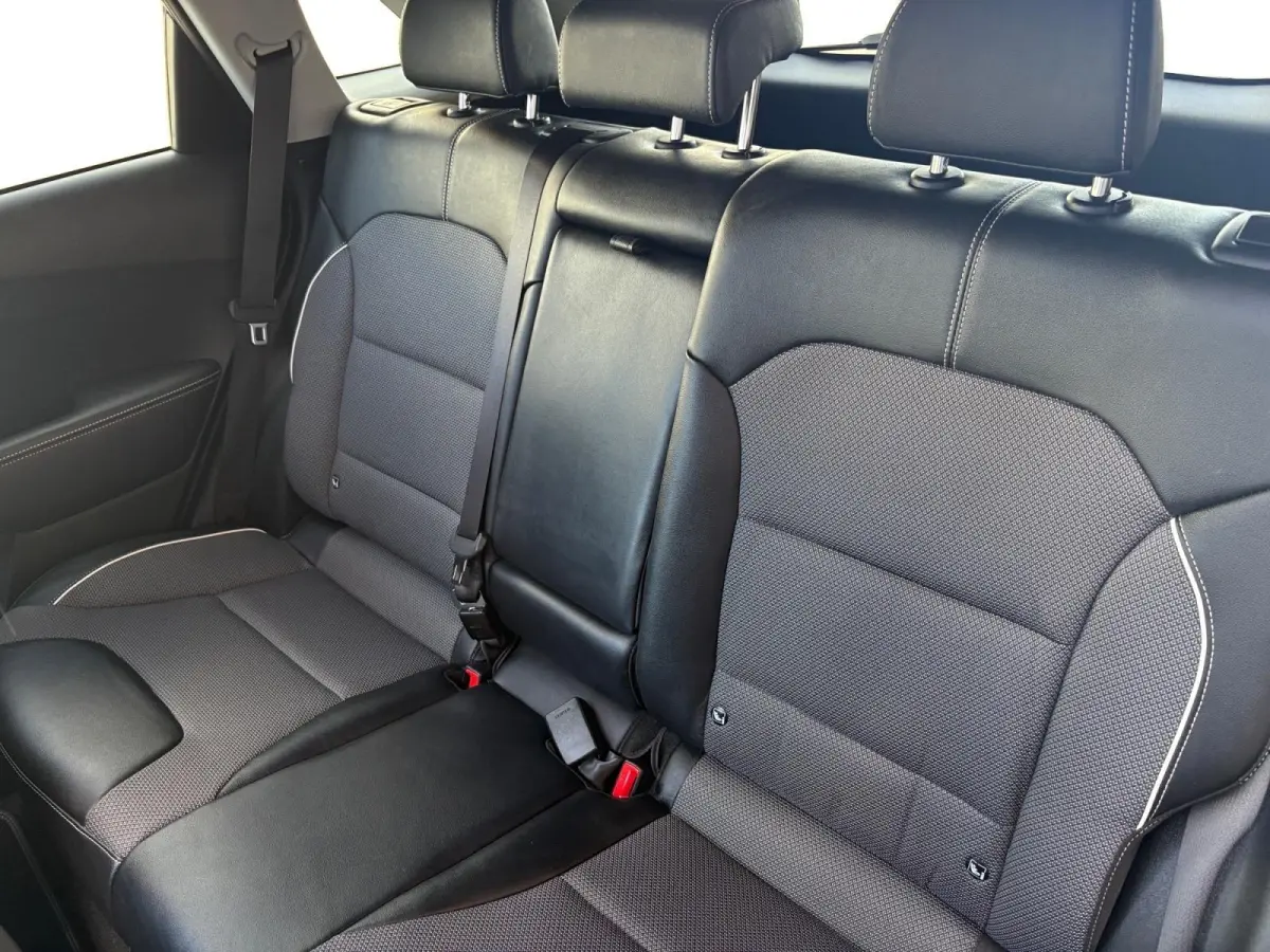 DynamicPlusLine 64 kWh | Navigatie | Panoramadak | Apple Carplay/Android Auto | Adaptieve Cruise Control | Stoel/Stuurverwarming | Lichtmetalen Velgen |