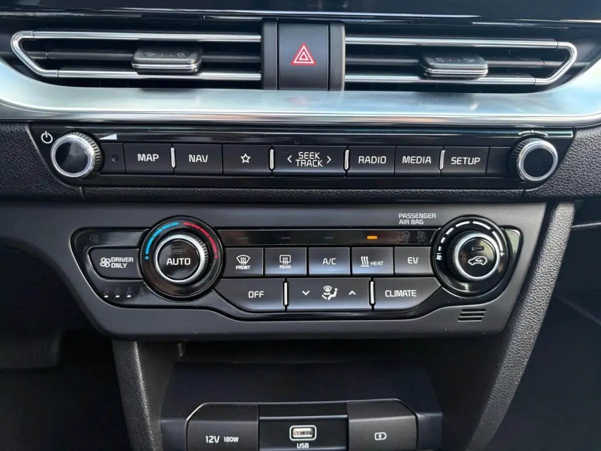 DynamicPlusLine 64 kWh | Navigatie | Panoramadak | Apple Carplay/Android Auto | Adaptieve Cruise Control | Stoel/Stuurverwarming | Lichtmetalen Velgen |