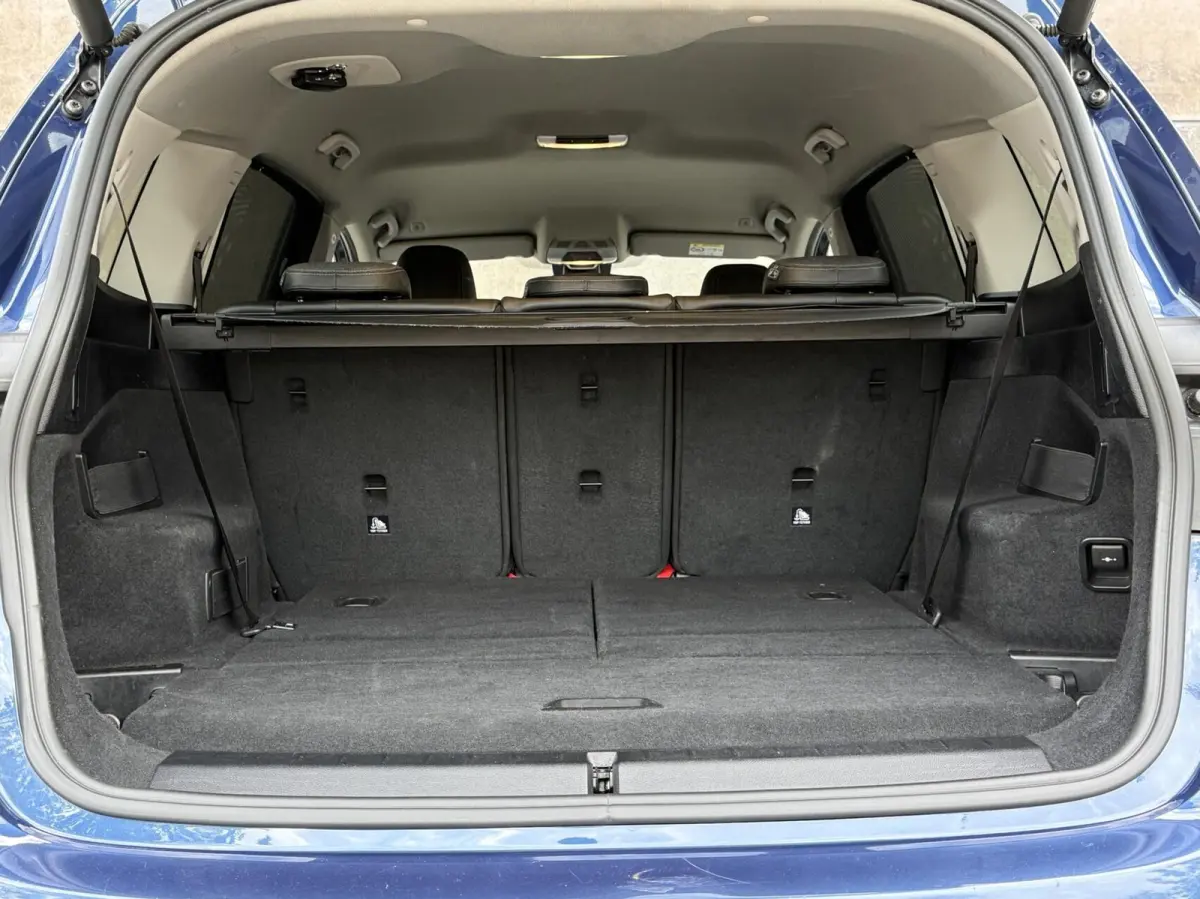 216i 7persoons Business Edition | Trekhaak | Head-UP | Cruise control | DAB+ | Elektr. Kofferklep |