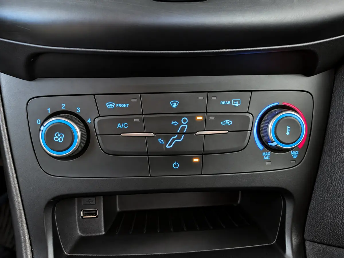 1.0 Trend Airco, Cruise Control, Trekhaak, Stuurbekrachtiging