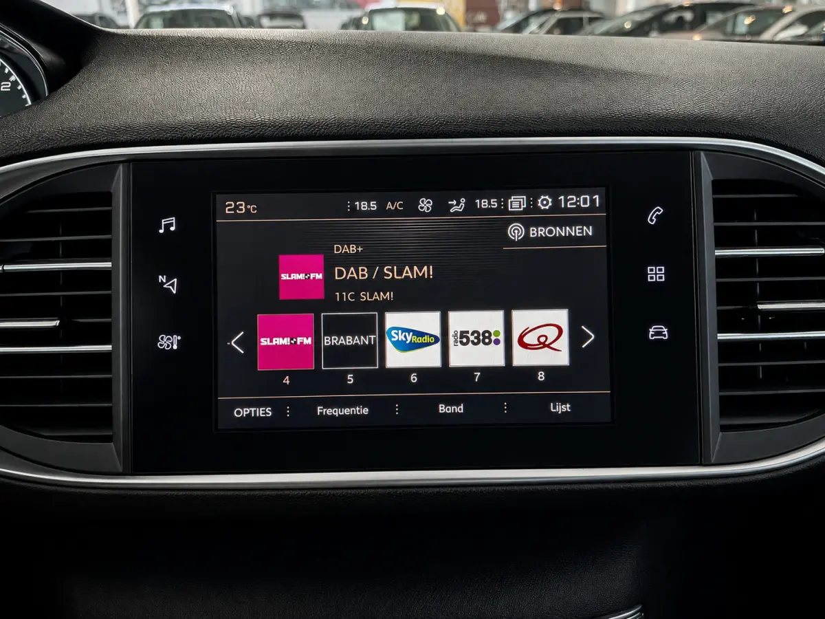 1.2 PureTech Allure Panoramadak, Airtco, Cruise Control, Stuurbekrachtiging