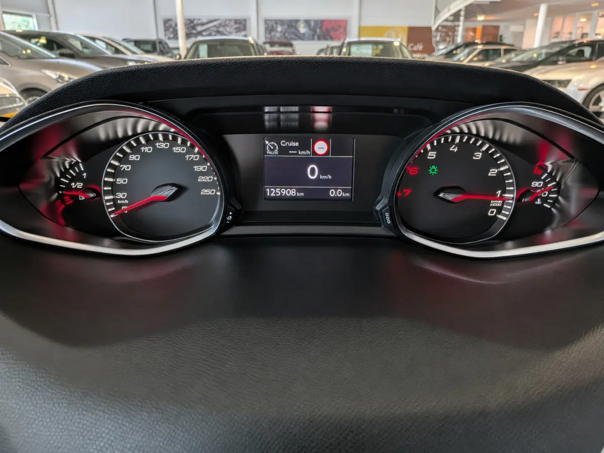 1.2 PureTech Allure Panoramadak, Airtco, Cruise Control, Stuurbekrachtiging