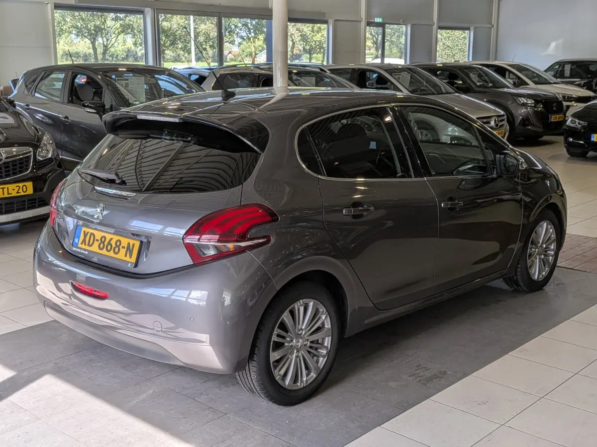 1.2 PureTech Active Automaat Airco, Cruise Control, Stuurbekrachtiging