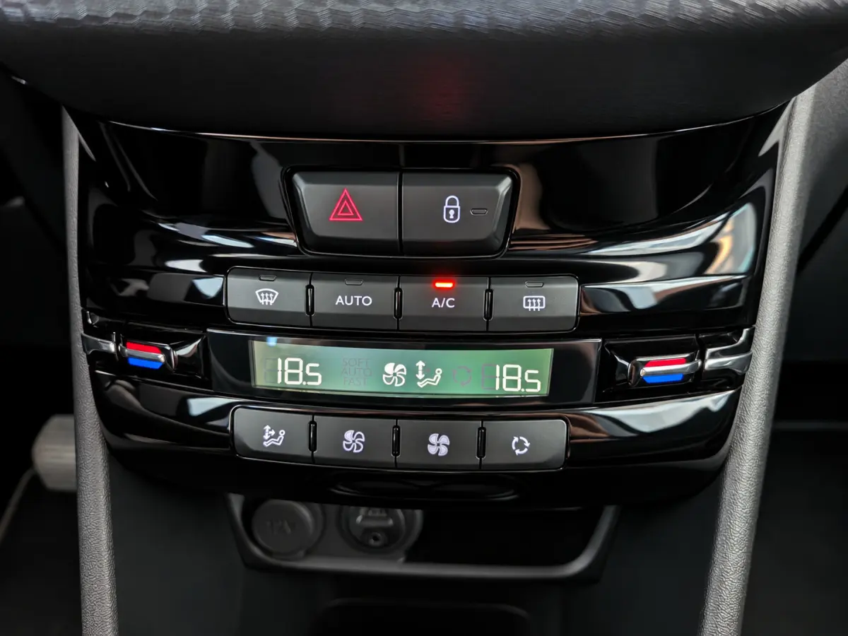 1.2 PureTech Active Automaat Airco, Cruise Control, Stuurbekrachtiging