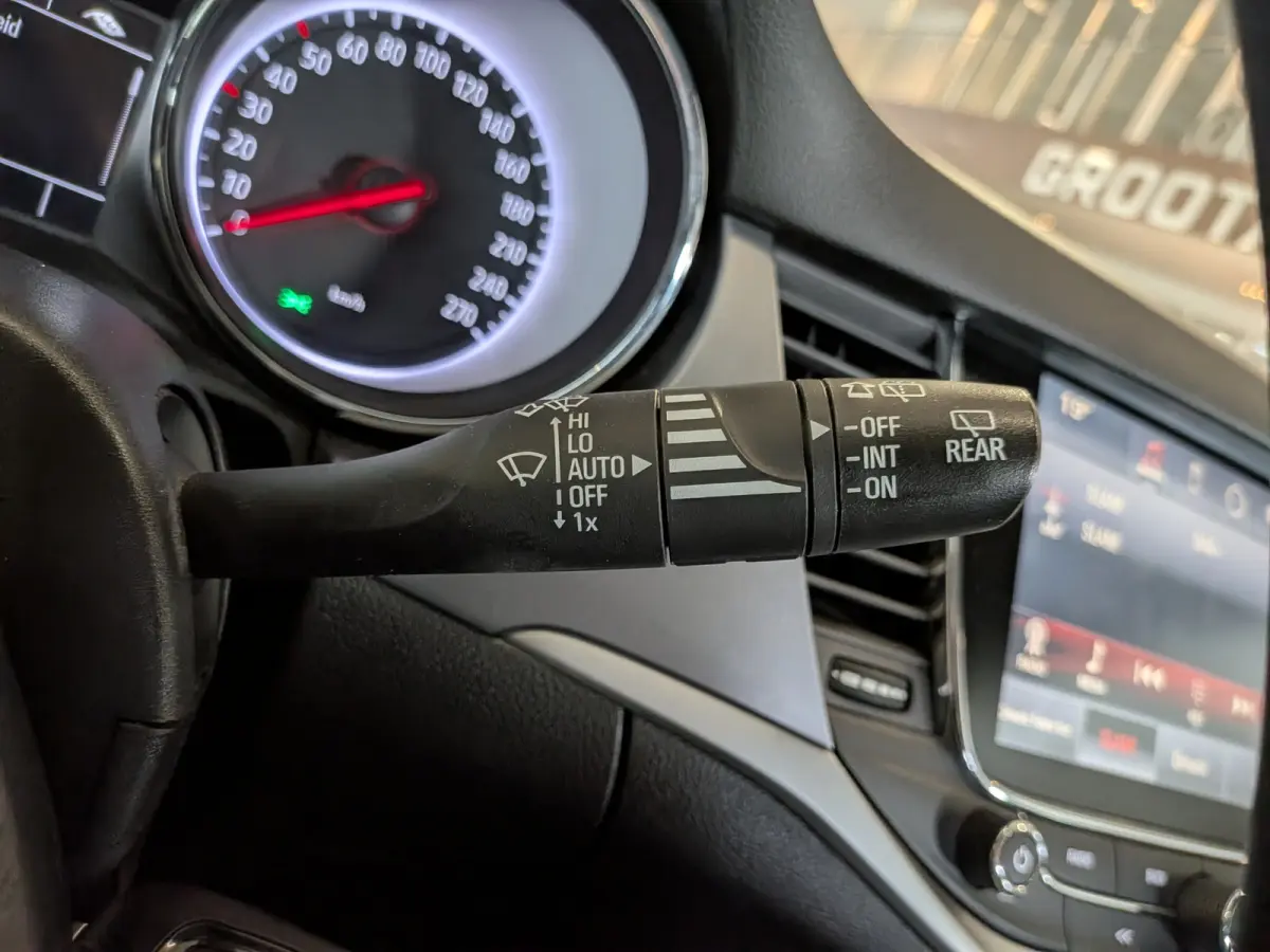 1.0 Turbo Business+ Cruise Control, Carplay, Airco