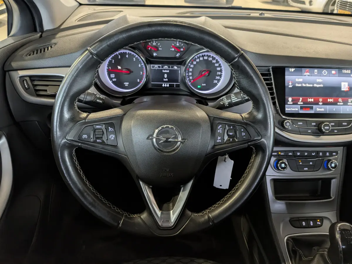 1.0 Turbo Business+ Cruise Control, Carplay, Airco